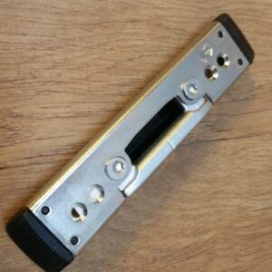 HK11 Hook/Deadbolt Keep (Z81)