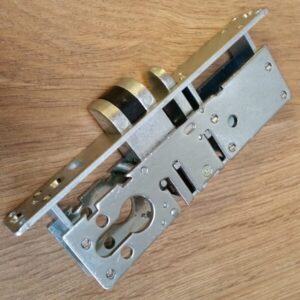 Deadlatch Euro - Left Hand 38mm (Z162)