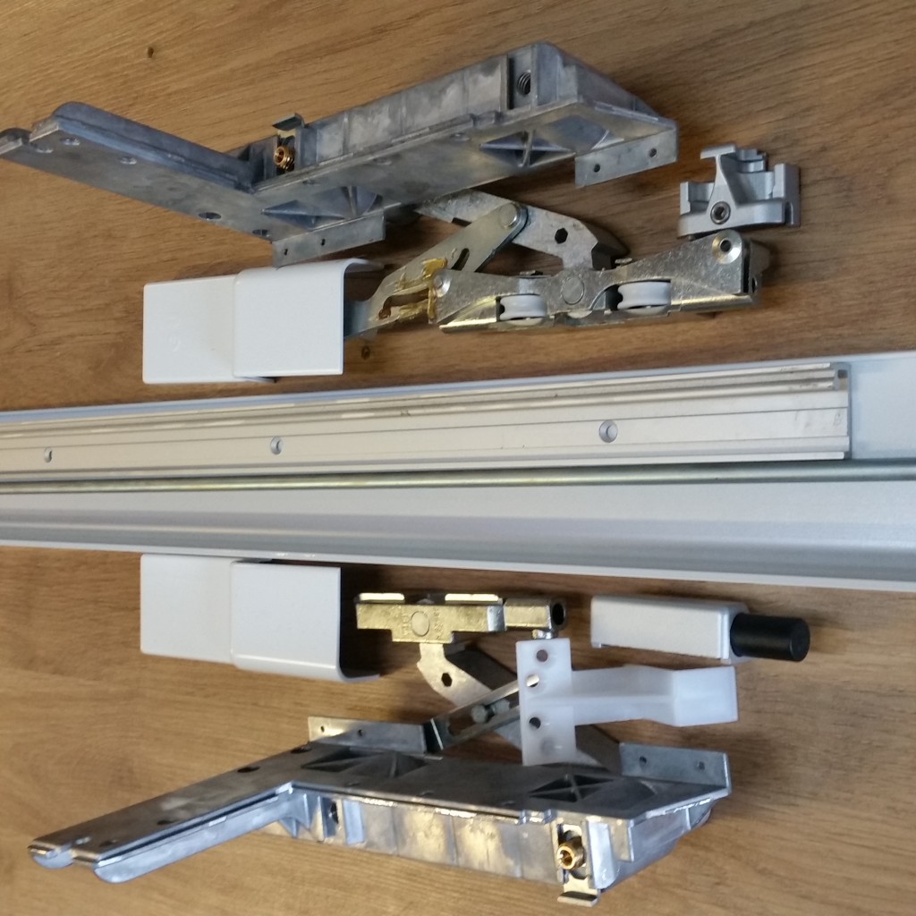 TILT & SLIDE BOTTOM TRACK & BOGIE KIT WHITE 2.3 Mtr Length Right Hand (PA19R) King Solutions TILT & SLIDE BOTTOM TRACK & BOGIE KIT WHITE 2.3 Mtr Length Right Hand (PA19R) King Solutions