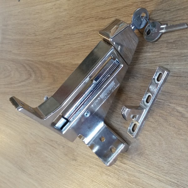 Kick Pedal Right Hand fuhr infront (10) King Solutions UK Door Locks