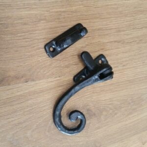 Curl Tail Fastener (Z260)
