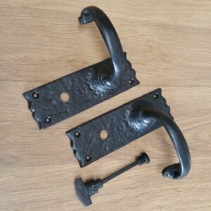 Castle Lever Bathroom (Z187)