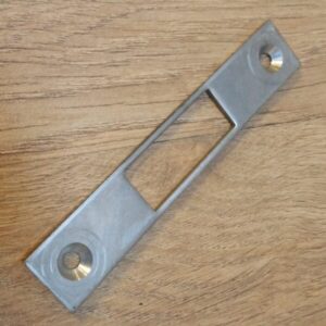 HK08 Hook/Deadbolt Keep (Z78A)