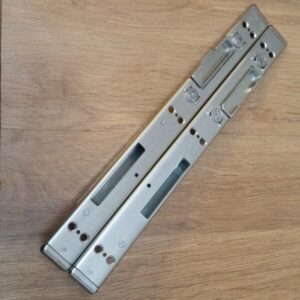 Millenco 92mm Hook,D/bolt & Roller Keepset 330mm R/H (Z137c)