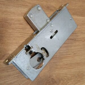 Barbolt Round 1 1/2" (Z181a)