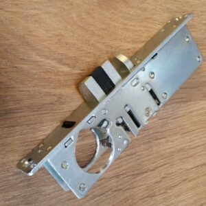 Deadlatch Round- Right Hand 31/32" (Z179a)