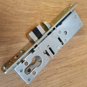Deadlatch Euro- Right Hand 30mm (Z161a)
