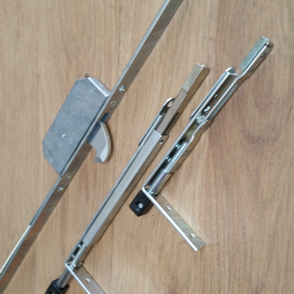 Liniar Mark 1 Latch & Deadbolt 2Hook Bifold Lock Kit (linbfl1