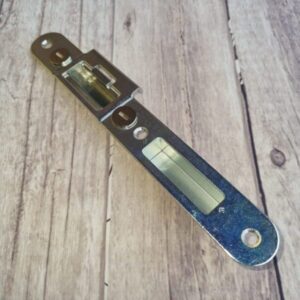 Gu Latch & Dead bolt Keep Left Hand - To Suit 44mm Comp door (zz16)