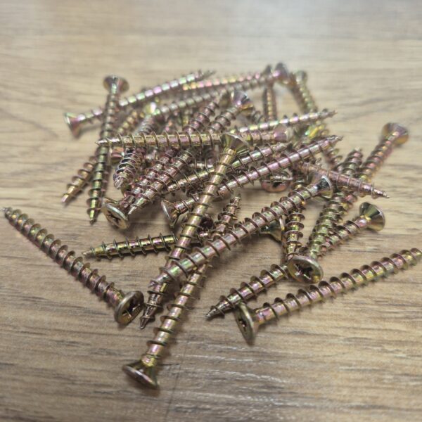 4.3 X 45 PVC Gimlet Point Screw( Box of 500) (giml7)